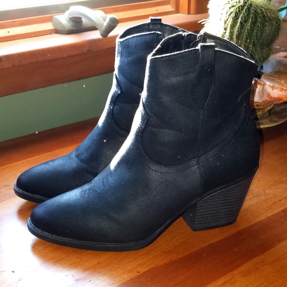 Like New 🐎 Cowgirl style boots